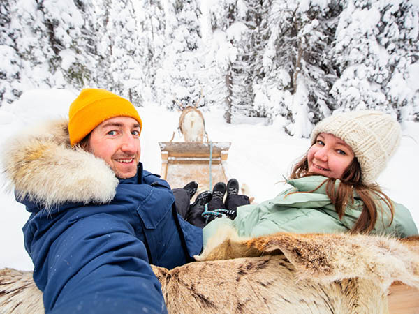 Safari en traineau tiré par des rennes et huskys depuis Rovaniemi