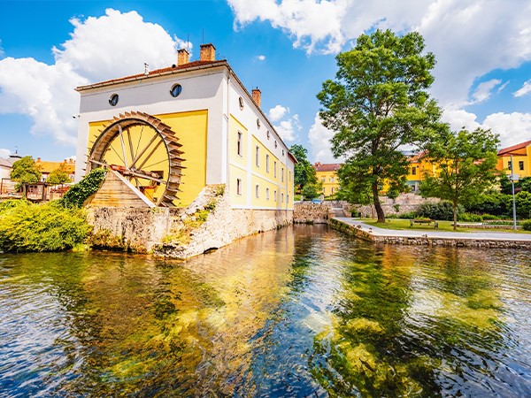 Excursión privada a la cueva del lago Tapolca y Tihany desde Budapest.