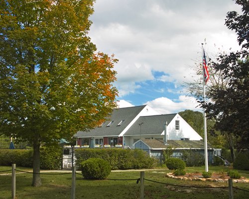 Scenic exterior view of Briarwood with the American Flag.