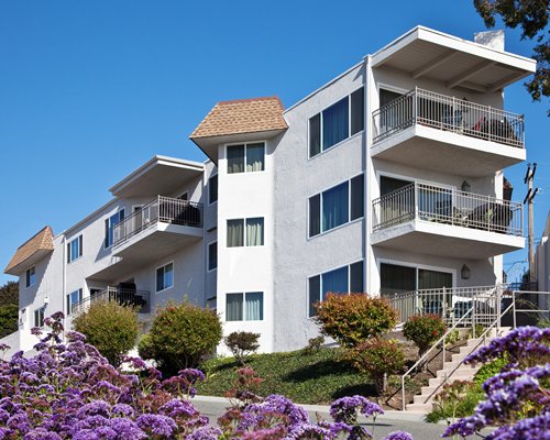 Four Seasons-Pacifica Image