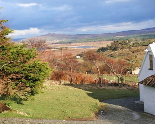 Scenic outside view of Connemara Country Cottage.