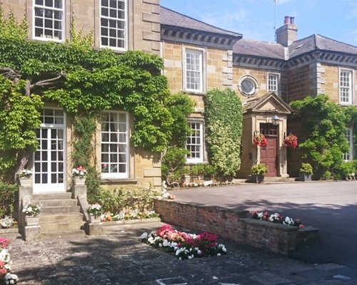Exterior view of Sutton Hall Timeshare Club.