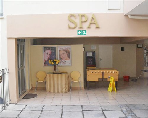 Exterior view ow Perna Perna Umdloti SPA area.