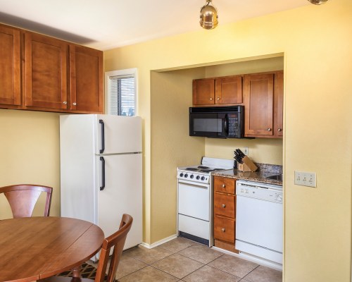 AN OPEN PLAN KITCHEN AND DINING AREA.