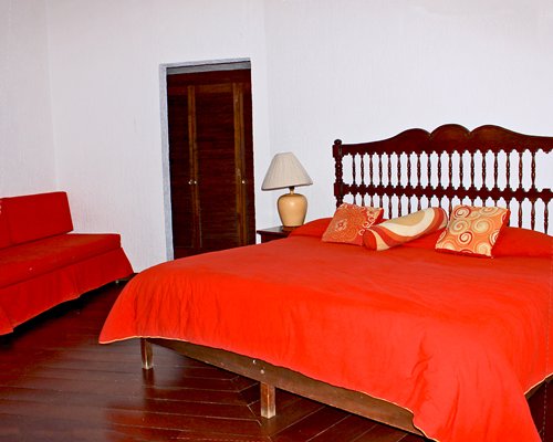 A well furnished bedroom.