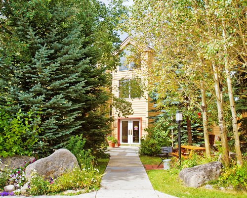 Scenic pathway leading to the Swan Mountain Resort.