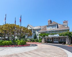 Scenic exterior view of Carlsbad Inn Beach Resort.