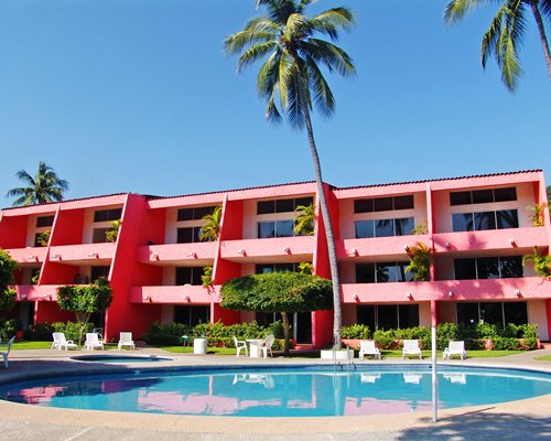 Exterior view of multiple unit balconies at Coral Ixtapa.