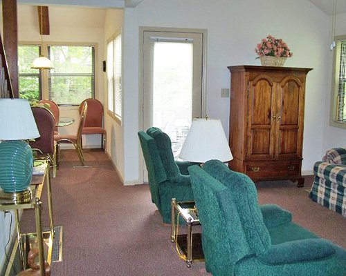 A well furnished living room.