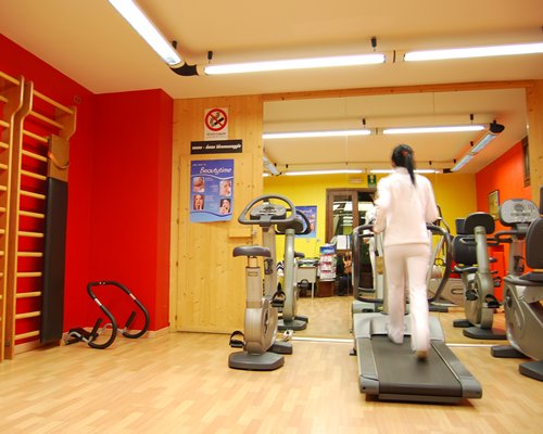 A well equipped indoor fitness center.