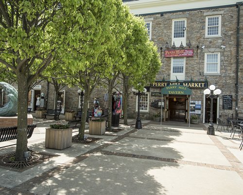 The entrance of the Perry Mill Market.