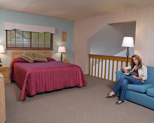 A well furnished bedroom.