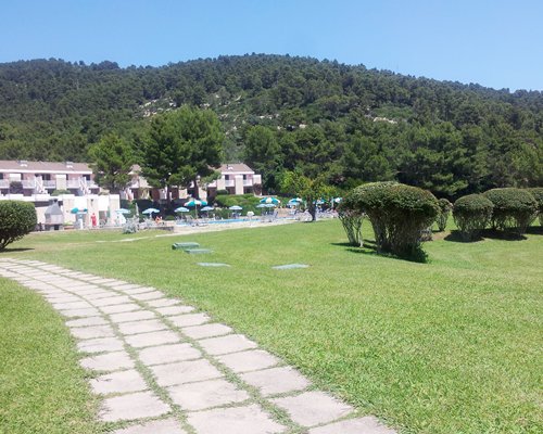 Exterior view and pathway to Residence I Delfini Di Pugnochiuso.
