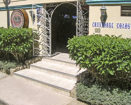 Scenic entrance to Club Villas Jazmin.