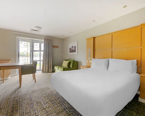 Pine Lake Resort - 4 Nights