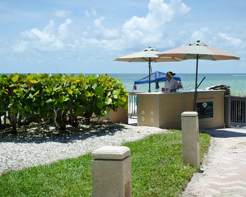 Vanderbilt Beach And Harbour Club