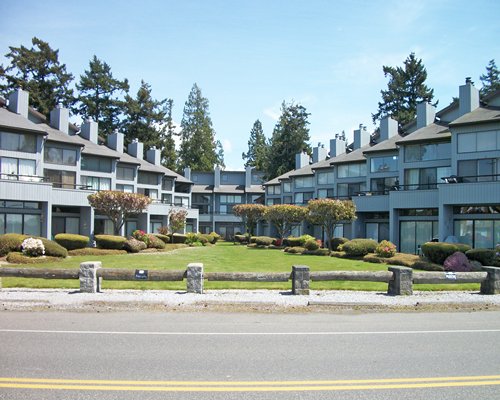 A street view of the Jacob's Landing Condominiums.