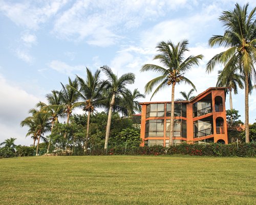 A scenic view of the Coral Vista del Mar resort.