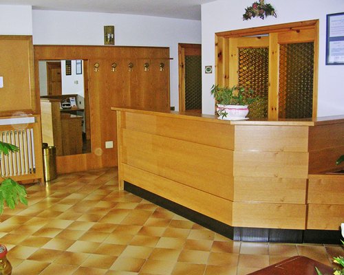 A well furnished indoor bar.
