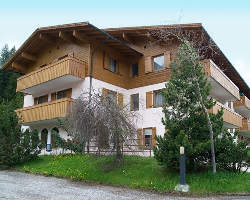 A street view of the Residence Laurin resort.