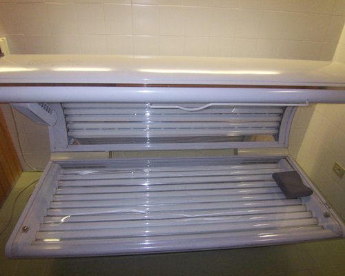 A view of tanning bed.