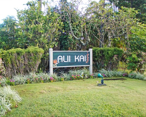 A signboard of the Alii Kai Resort.
