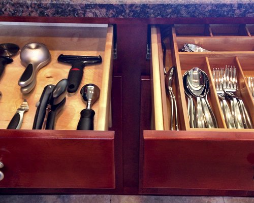 View of the kitchen accessories in a drawer.