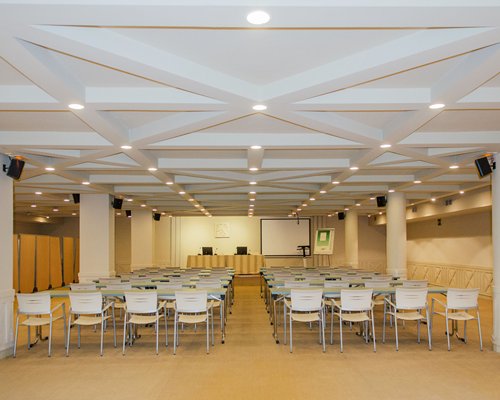 An indoor conference room at the Parque del Sol Beach Club.