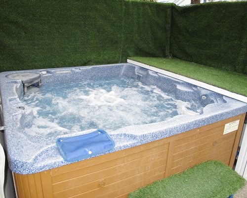 Outdoor hot tub at Puerto Colon Club.