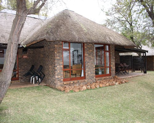 A scenic exterior view of the Bakubung Lodge.