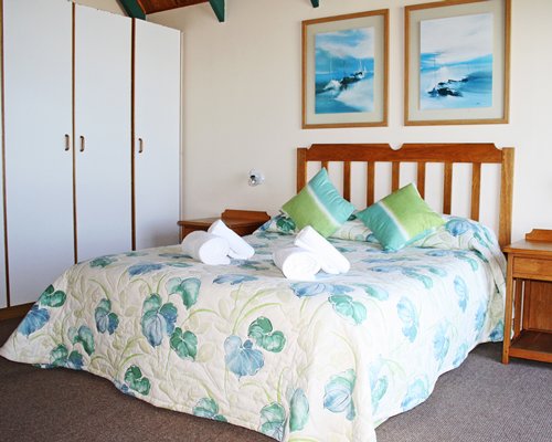 A well furnished bedroom.