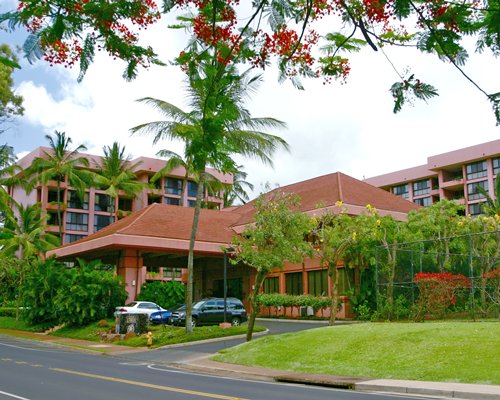Street view of Kahana Falls.