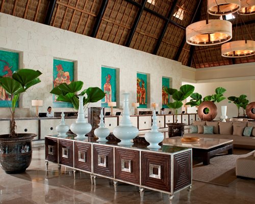Reception and lounge area at Mayan Palace Golf at Vidanta Acapulco.