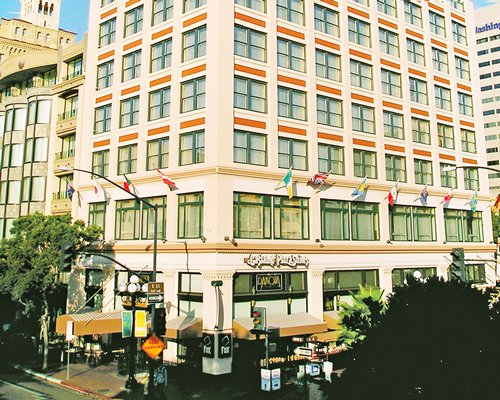 Exterior view of the Gaslamp Plaza Suites resort.