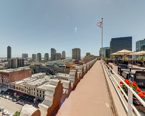 Gaslamp Plaza Suites