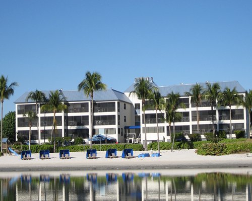 Mariner's Boathouse and Beach Resort