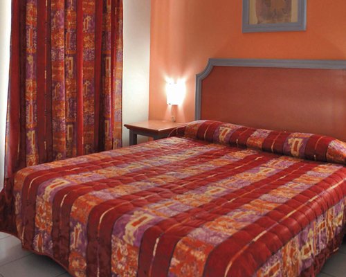 A well furnished bedroom.
