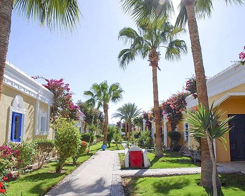 Scenic pathway to units at Lillyland Beach Club.
