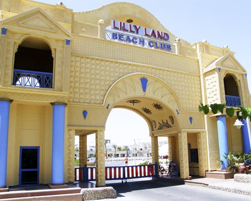 Entrance to Lillyland Beach Club.