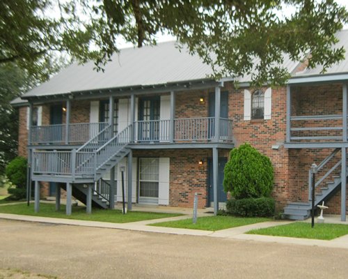 Hillcrest Lake Villas