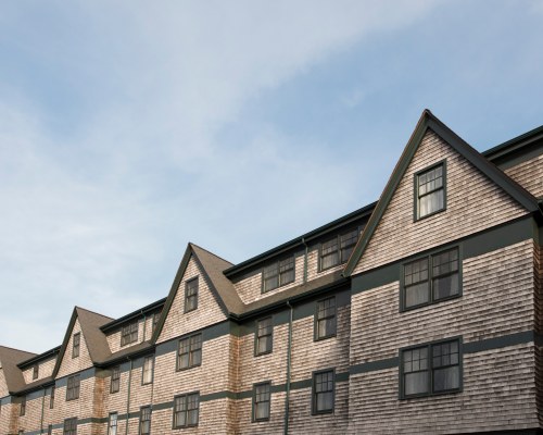 EXTERIOR VIEW OF THE WYNDHAM LONG WHARF RESORT.