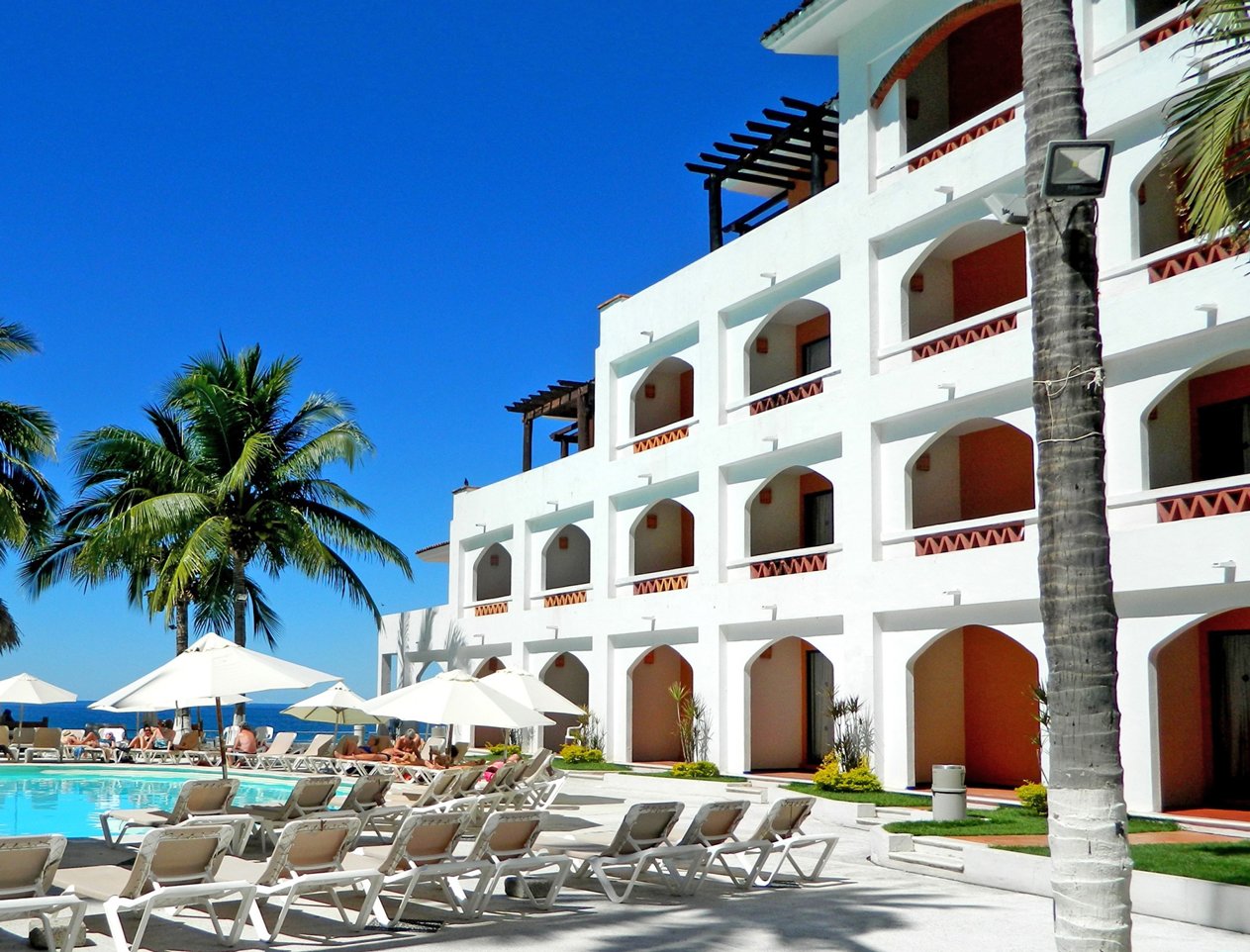 Plaza Pelicanos Club Beach Resort