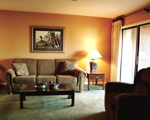 A well furnished living room.