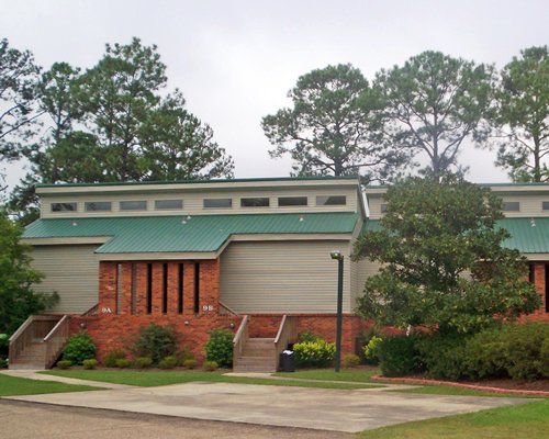 Scenic exterior view of a unit of The Villas of Hickory Hill.