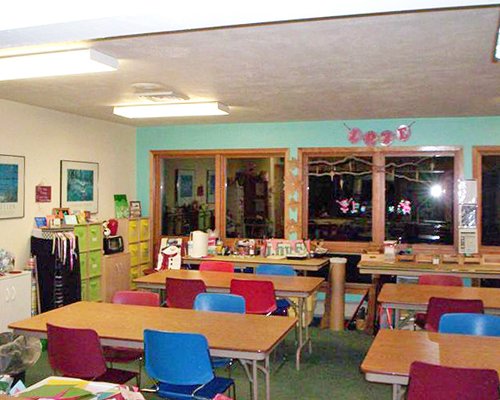 A well furnished indoor recreation room.