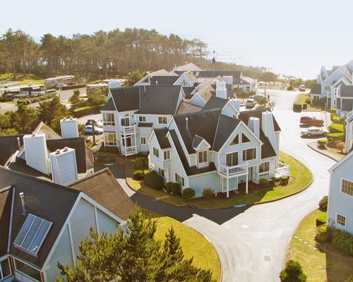 Scenic exterior view of WorldMark Schooner Landing resort.