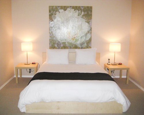 A well furnished bedroom.