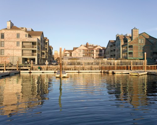 Wyndham Newport Onshore Image