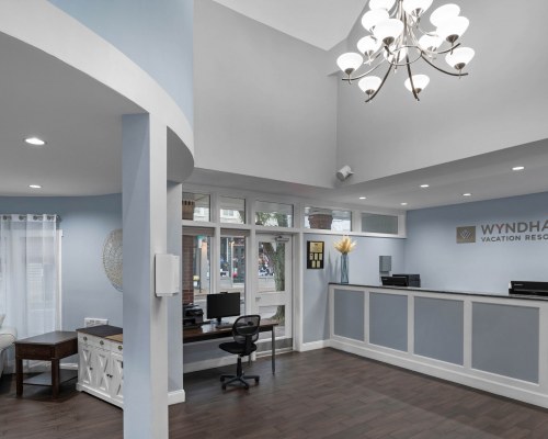 Club Wyndham Newport Onshore - 2 Nights