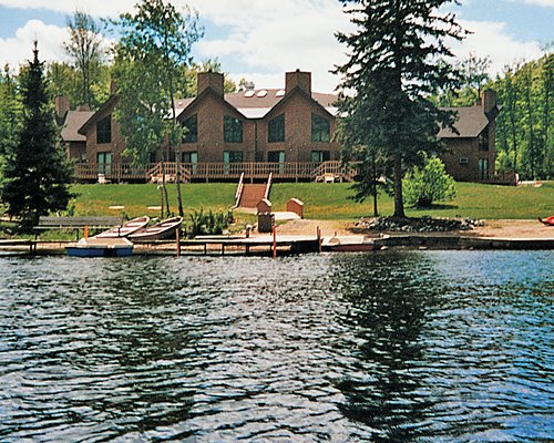 Scenic exterior view of Nicolet Shores alongside the lake.